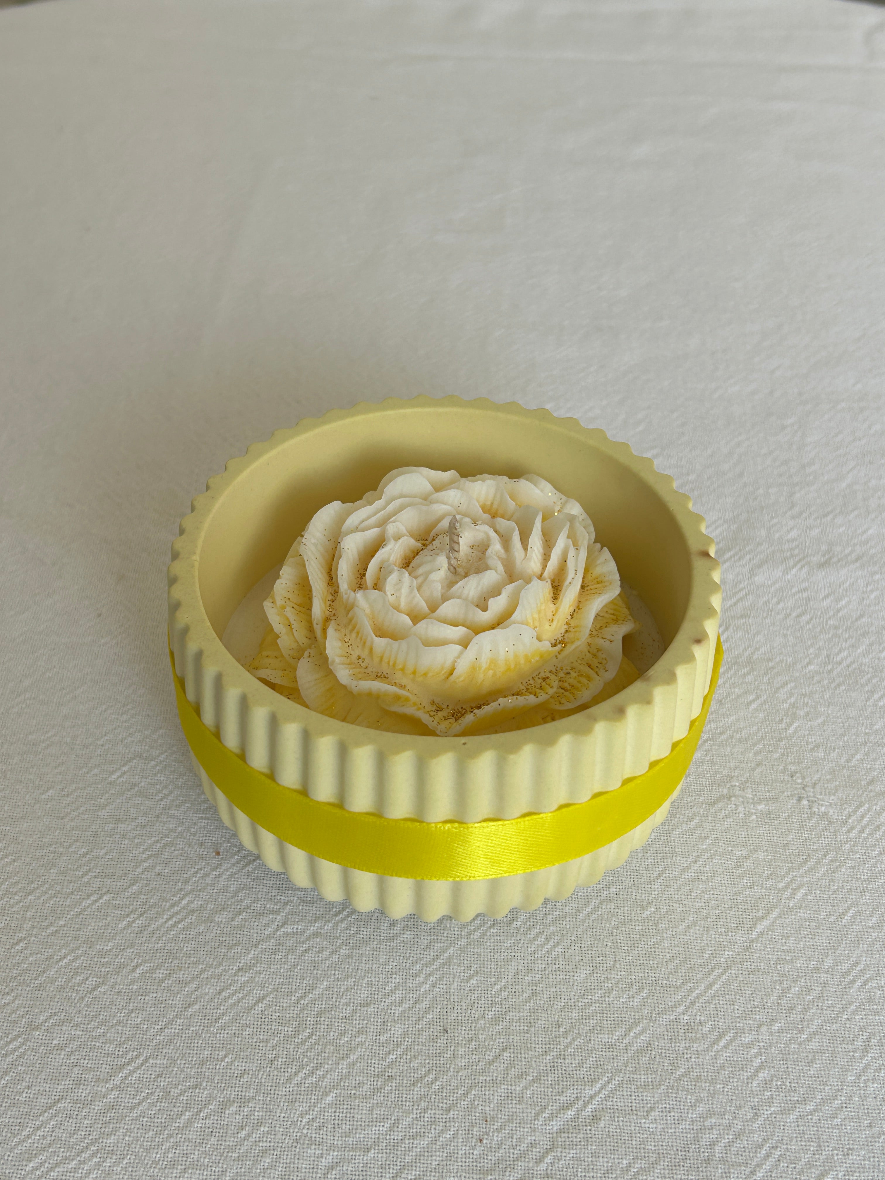 Golden Petal - Signature Peony candle