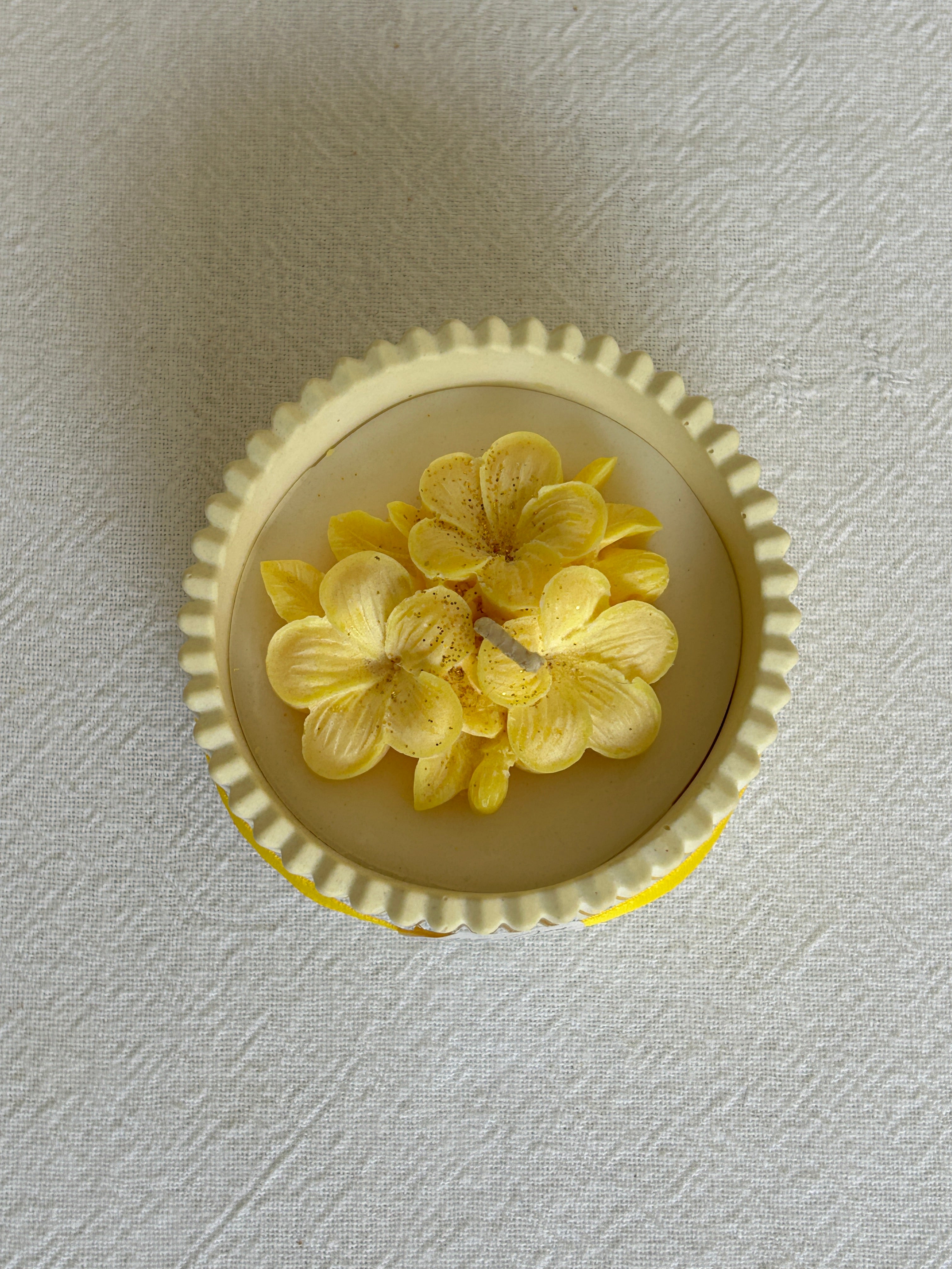 Golden Petal - Petite plumeria bloom candle